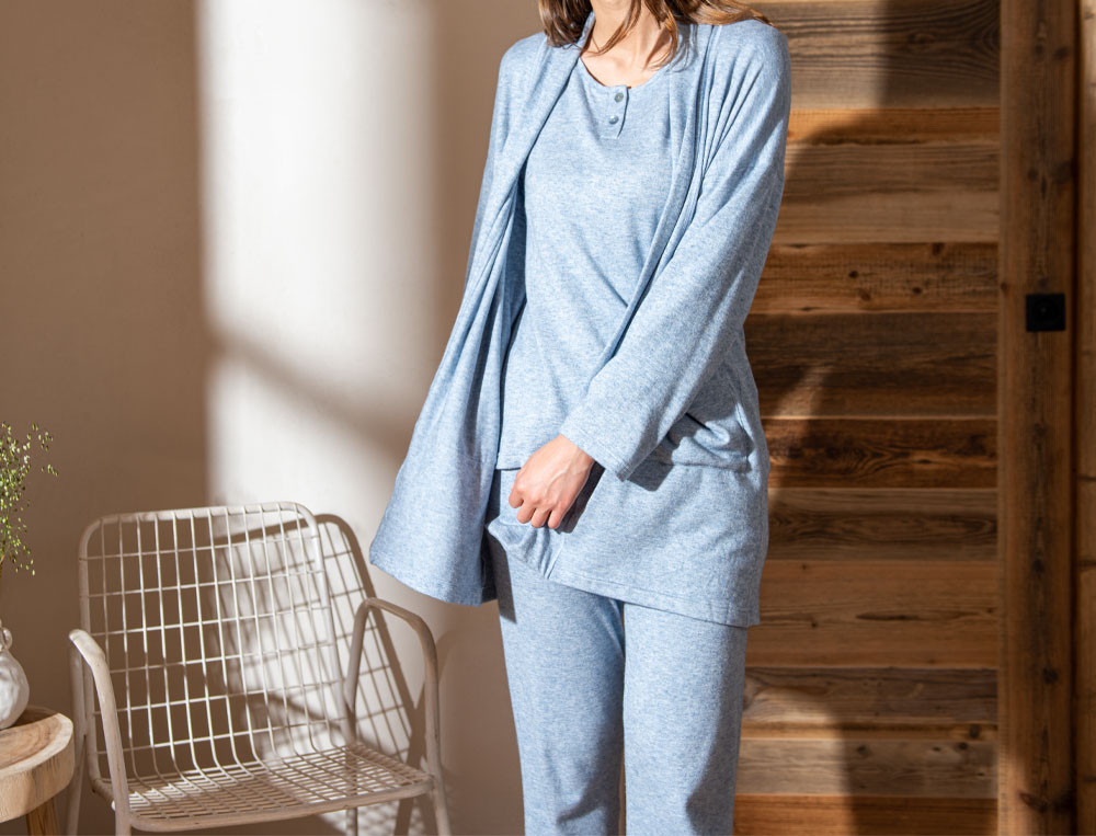 /fr/les-vetements-d-interieur/femme/cache-coeur-veste/gilet-bleu-sur-un-nuage/