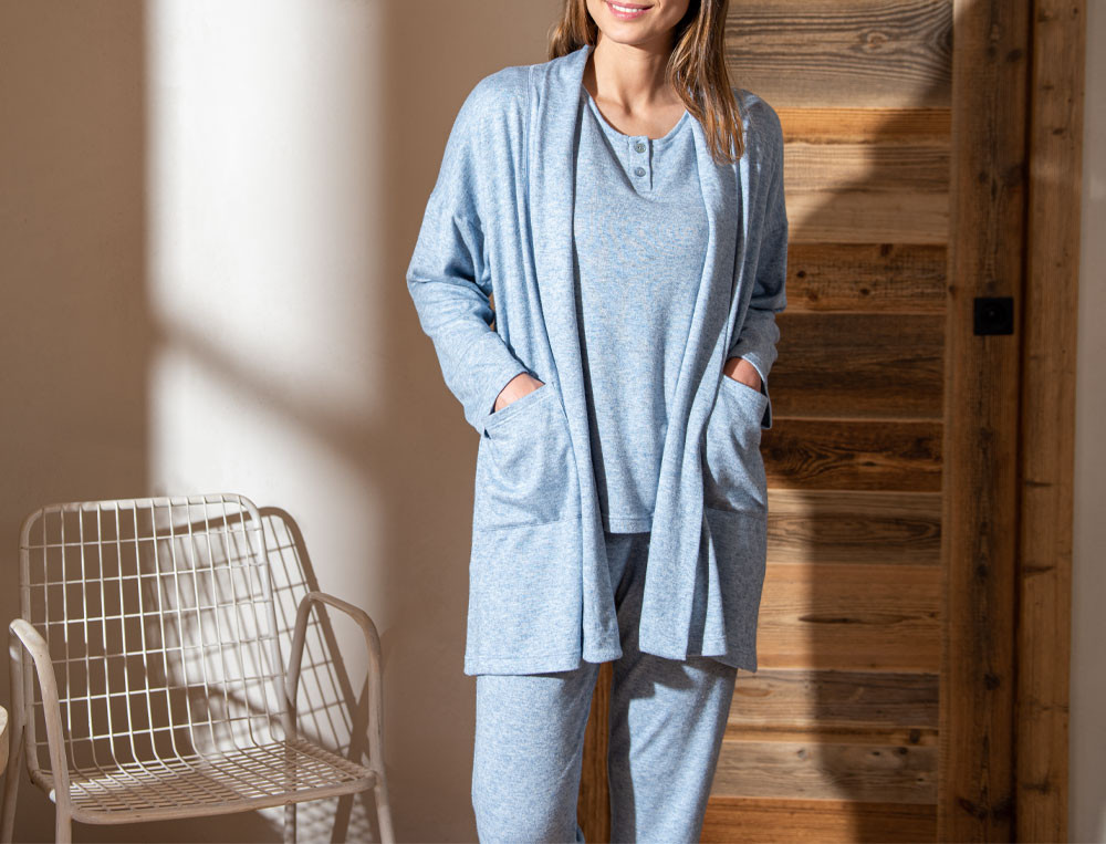 /fr/les-vetements-d-interieur/femme/cache-coeur-veste/gilet-bleu-sur-un-nuage/