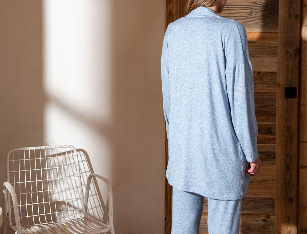 /fr/les-vetements-d-interieur/femme/cache-coeur-veste/gilet-bleu-sur-un-nuage/
