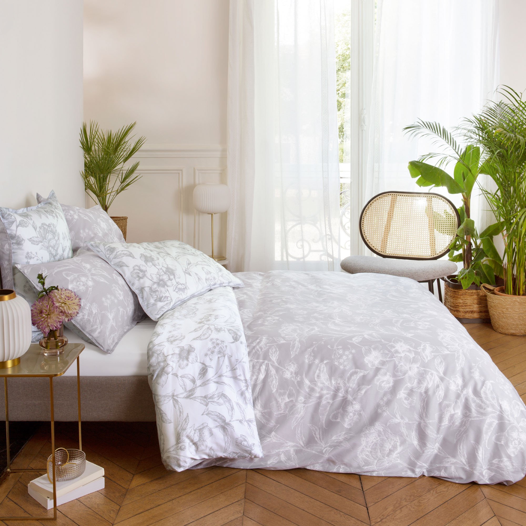 /fr/la-chambre/linge-de-lit/housse-de-couette/housse-de-couette-esquisse-florale/