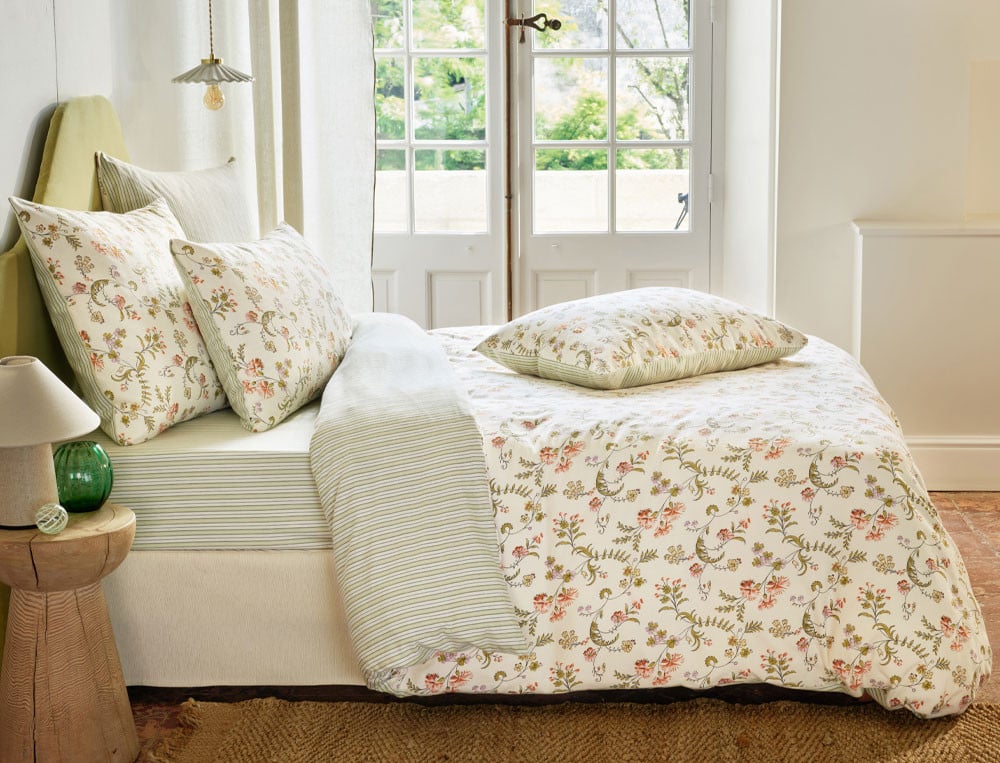 /fr/la-chambre/linge-de-lit/housse-de-couette/housse-de-couette-les-delicates/