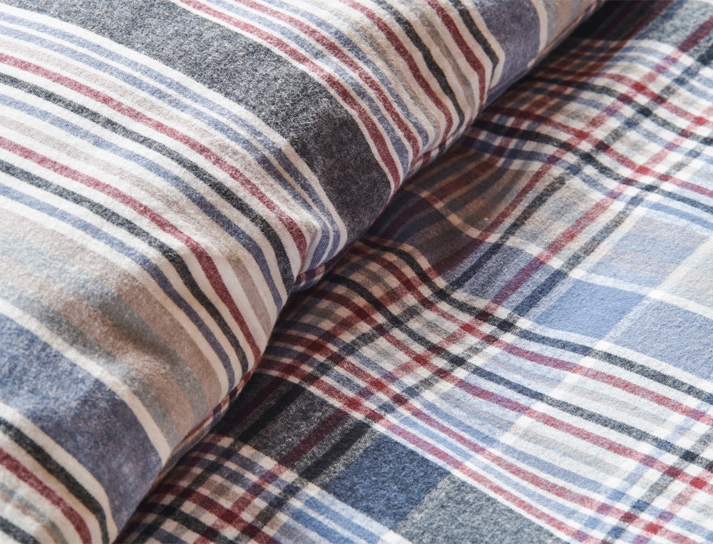 /fr/la-chambre/linge-de-lit/housse-de-couette/housse-de-couette-reveil-alpin/