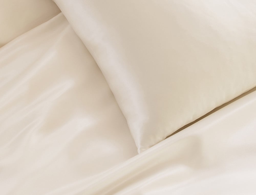 /fr/la-chambre/linge-de-lit/housse-de-couette/housse-de-couette-tout-en-soie/