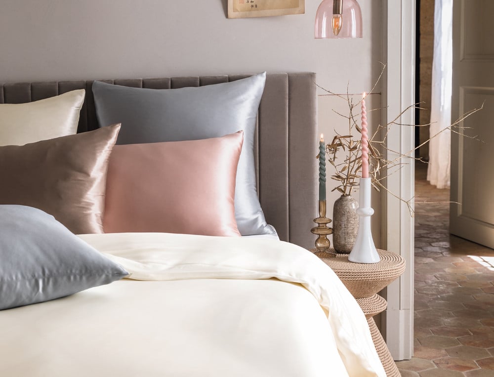 /fr/la-chambre/linge-de-lit/housse-de-couette/housse-de-couette-tout-en-soie/