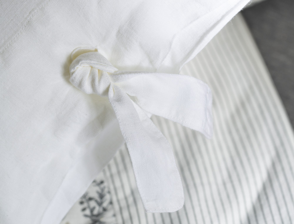 /fr/la-deco/coussins/housse-de-coussin-histoire-d-ailes/