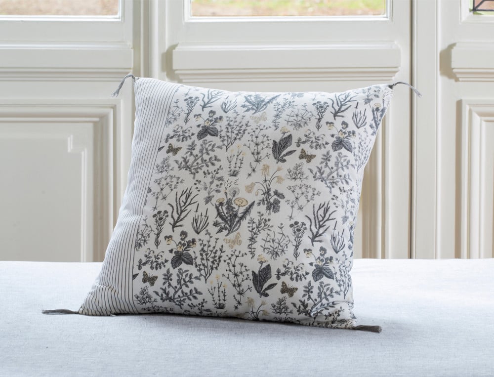 /fr/la-deco/coussins/housse-de-coussin-imprimee-histoire-d-ailes/