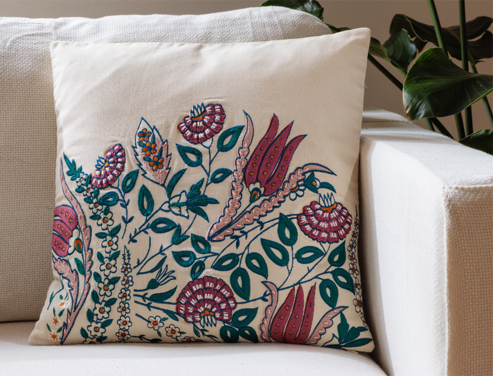 Dekokissen orange bestickt Tausendundeine Nacht - Linvosges Dekokissen orange bestickt Tausendundeine Nacht - Linvosges