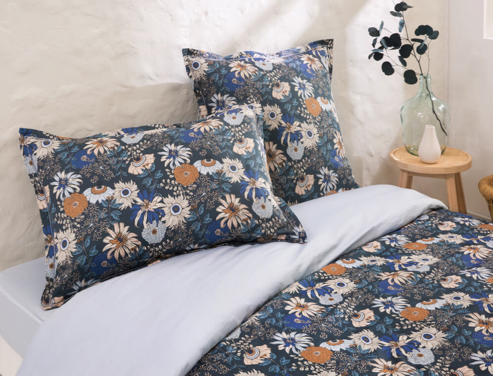 Satin-Kissenbezug mit Blumenmotiv Märchengarten