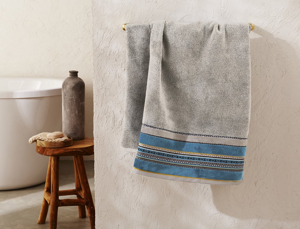 Linge de bain brodé ou jacquard 100% coton Bleu de paon