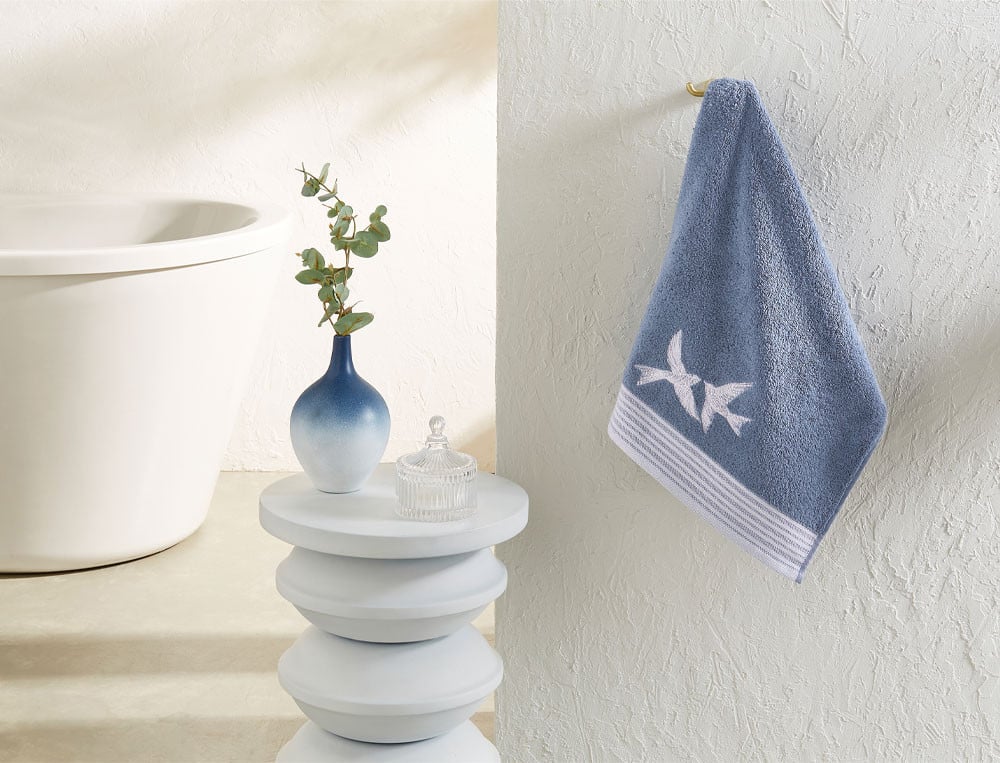 /fr/la-salle-de-bain/linge-de-toilette/linge-de-toilette-fantaisie/linge-de-bain-brode-a-tire-d-aile/