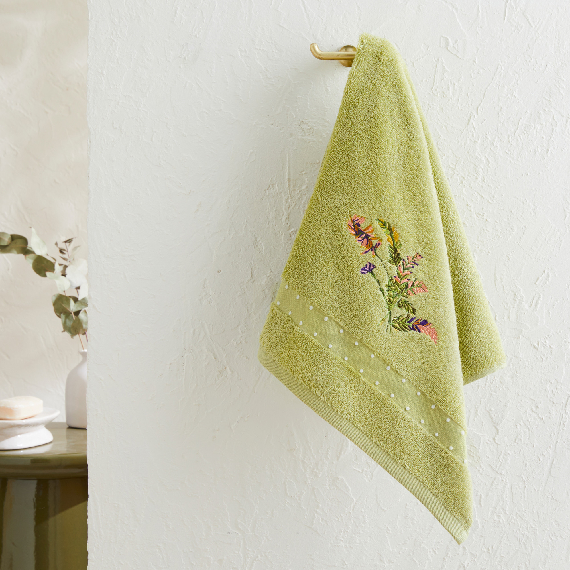 /fr/la-salle-de-bain/linge-de-toilette/linge-de-toilette-fantaisie/linge-de-bain-brode-casa-flora/