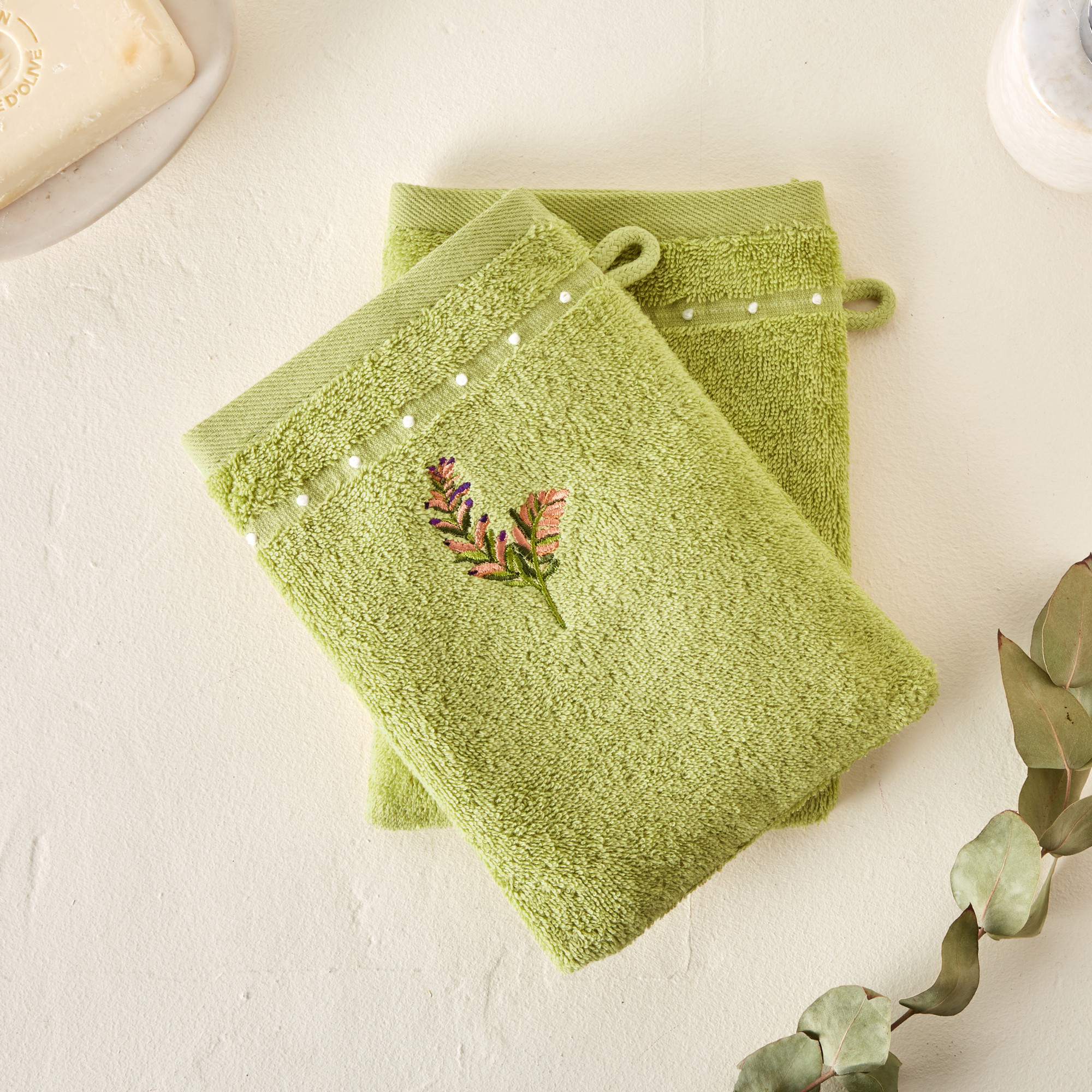 /fr/la-salle-de-bain/linge-de-toilette/linge-de-toilette-fantaisie/linge-de-bain-brode-casa-flora/