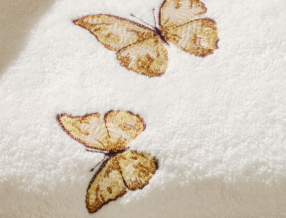 /fr/la-chambre/linge-de-lit/linge-de-bain-brode-de-fleur-en-fleur/