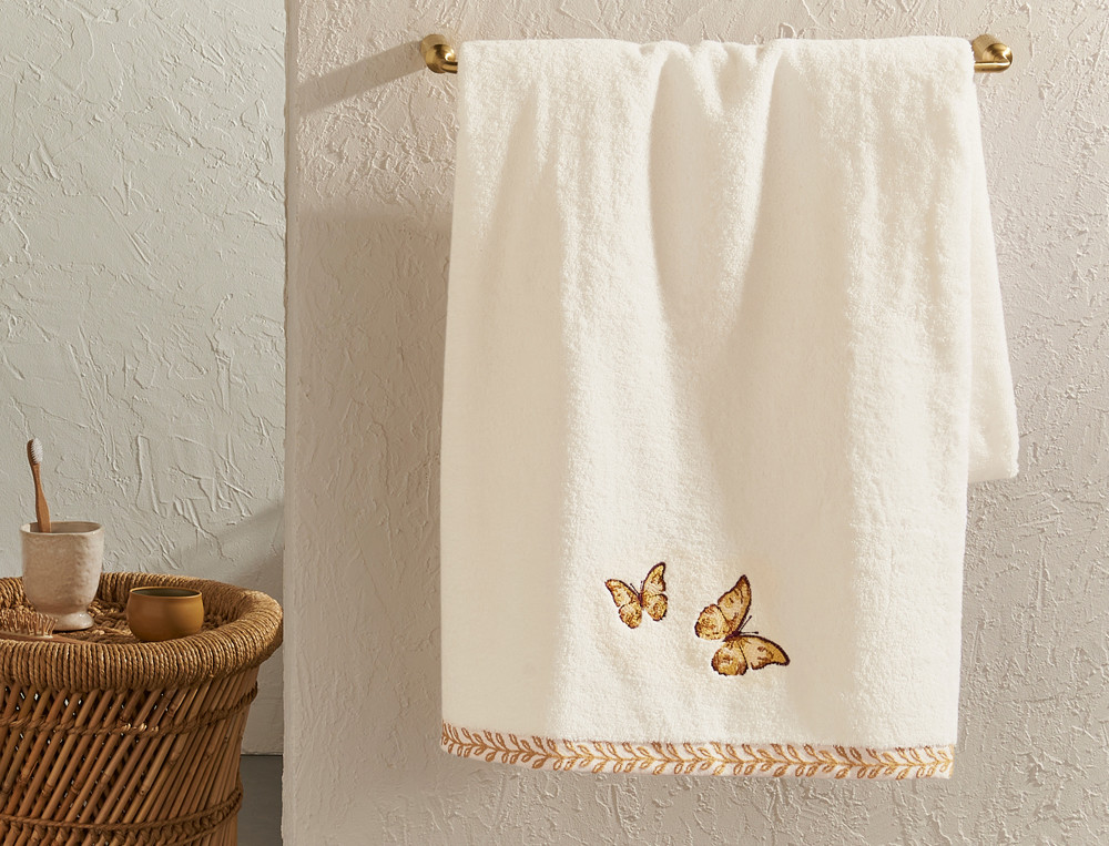 /fr/la-chambre/linge-de-lit/linge-de-bain-brode-de-fleur-en-fleur/
