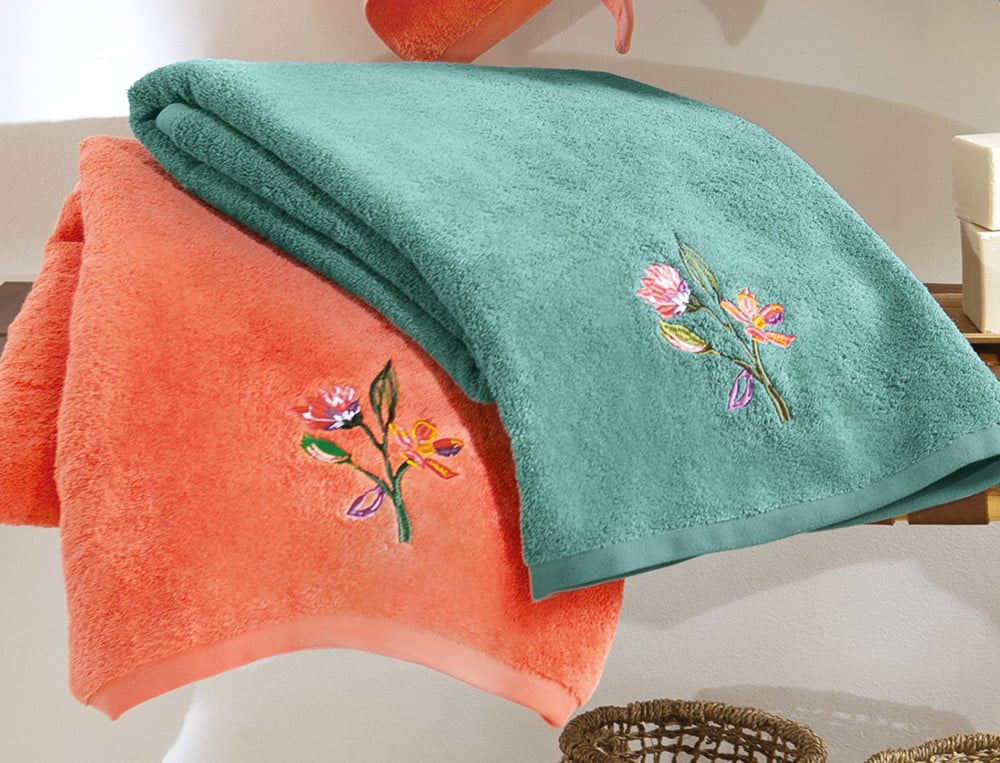 /fr/la-salle-de-bain/serviette-invites/serviette-invite-raye-en-promenade/