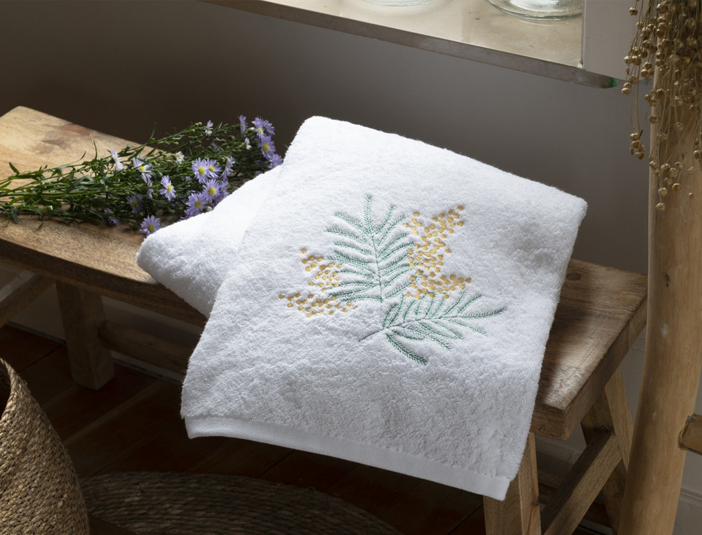 Drap de bain coton blanc brodé de mimomas Mandelieu