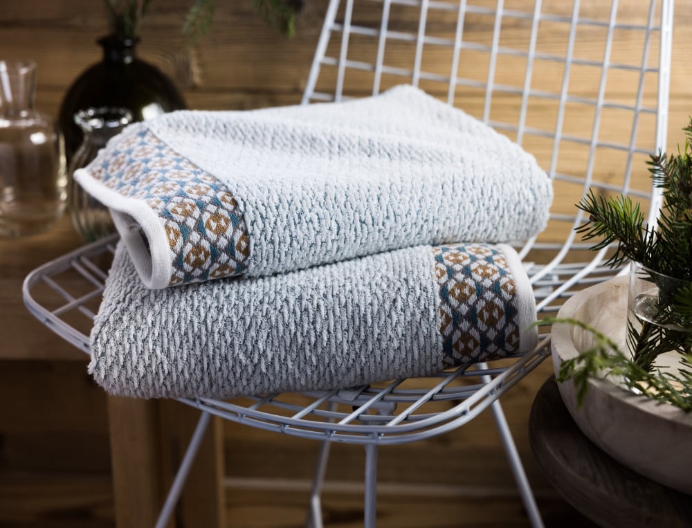 /fr/idees-cadeaux/broderie-personnalisee/linge-de-toilette/linge-de-bain-cisele-a-yellowstonne/