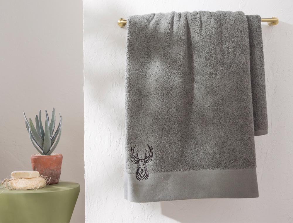/fr/idees-cadeaux/broderie-personnalisee/linge-de-toilette/linge-de-bain-dans-les-bois/