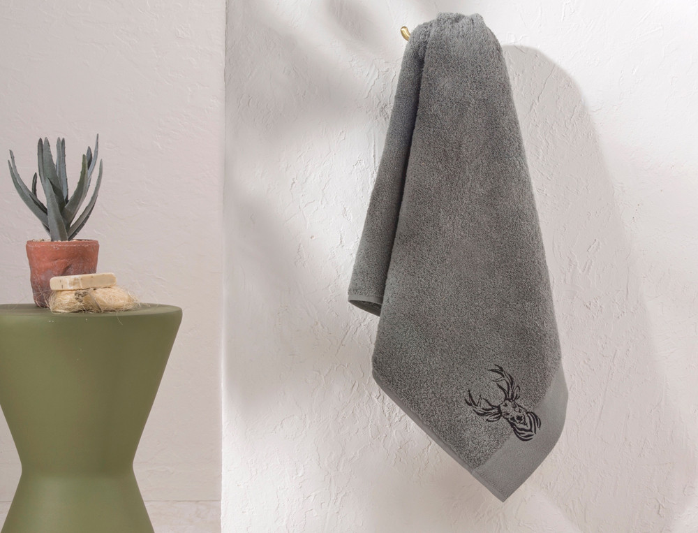 /fr/idees-cadeaux/broderie-personnalisee/linge-de-toilette/linge-de-bain-dans-les-bois/