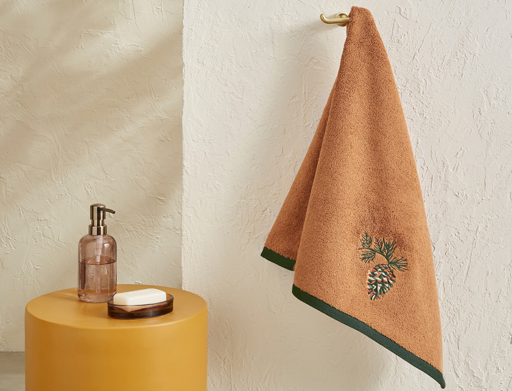 /fr/idees-cadeaux/broderie-personnalisee/linge-de-toilette/linge-de-bain-foret-hivernale/
