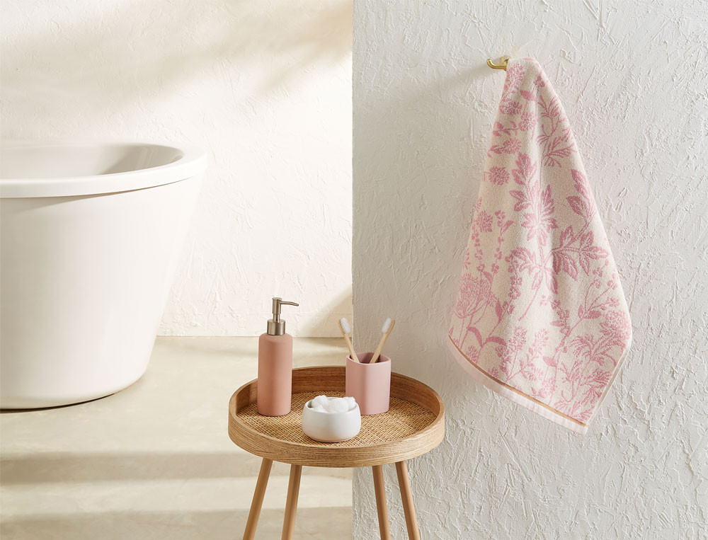 /fr/la-chambre/linge-de-lit/linge-de-bain-jacquard-balade-folk/