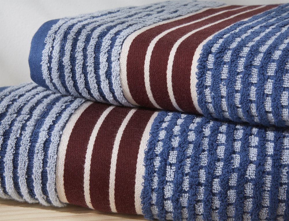 /fr/la-salle-de-bain/linge-de-toilette/linge-de-toilette-fantaisie/linge-de-bain-jacquard-bleu-evasion/