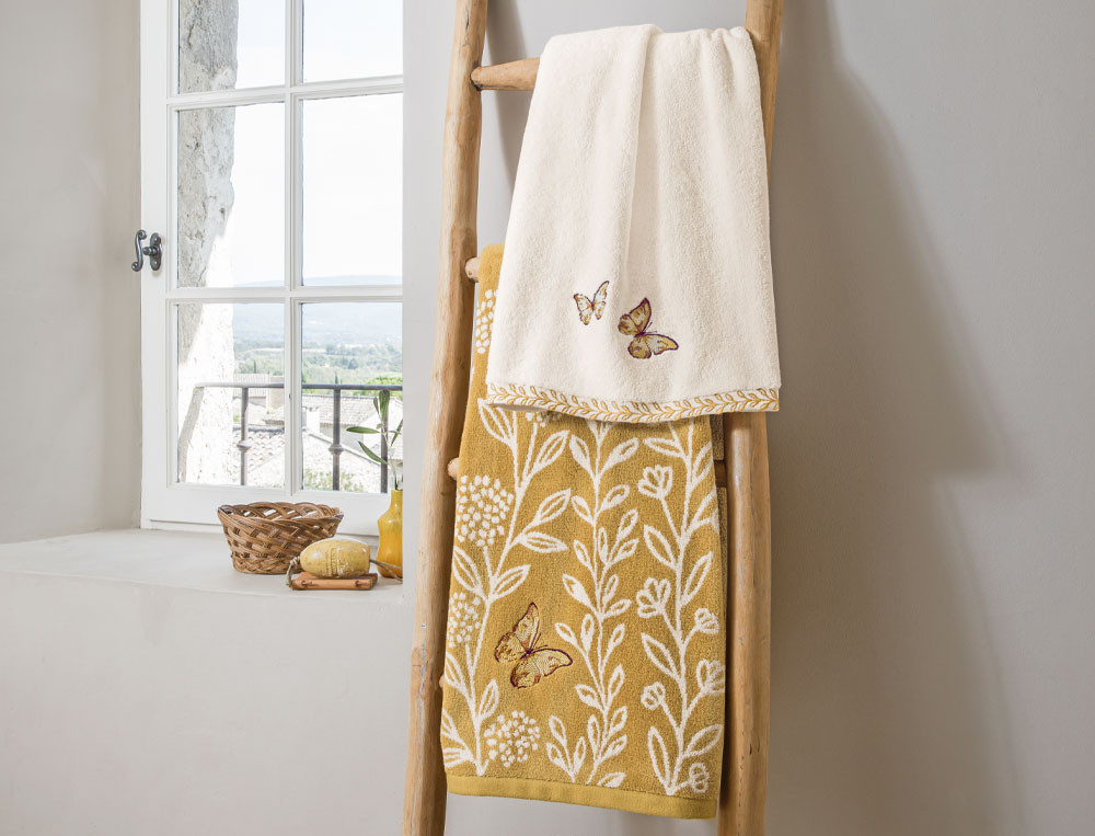 /fr/la-chambre/linge-de-lit/linge-de-bain-jacquard-de-fleur-en-fleur/