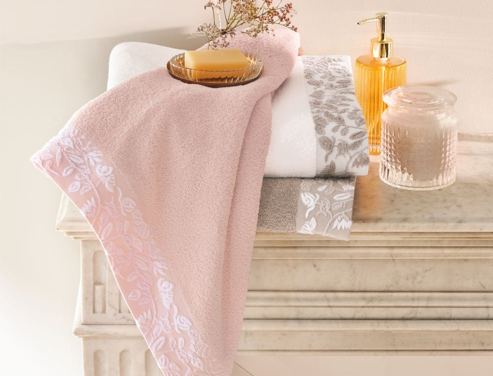 /fr/la-salle-de-bain/serviette-invites/serviette-invite-petales-de-rosee/