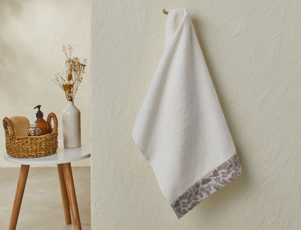 /fr/idees-cadeaux/broderie-personnalisee/linge-de-toilette/linge-de-bain-petales-de-rosee/
