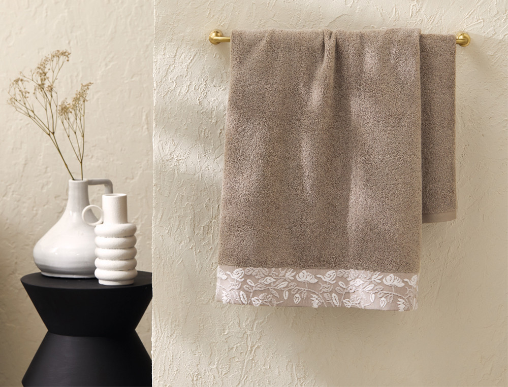 /fr/idees-cadeaux/broderie-personnalisee/linge-de-toilette/linge-de-bain-petales-de-rosee/