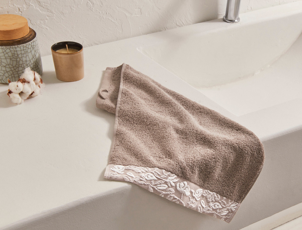 /fr/idees-cadeaux/broderie-personnalisee/linge-de-toilette/linge-de-bain-petales-de-rosee/