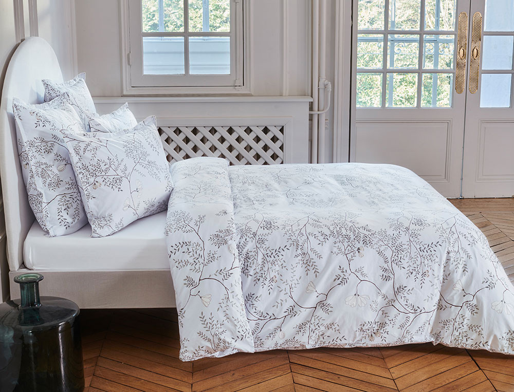 /fr/la-chambre/linge-de-lit/linge-de-lit-fantaisie/linge-de-lit-fil-a-fleurs/