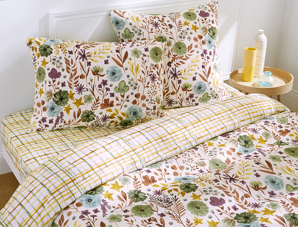 Linge de lit percale 100% coton imprimé fleuri multicolore associé à un imprimé de carreaux verts Fleurs d'anis