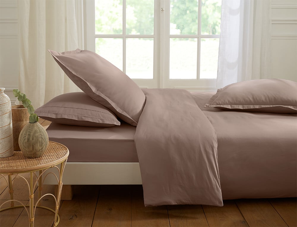 /fr/la-chambre/linge-de-lit/linge-de-lit-uni/linge-de-lit-satin/