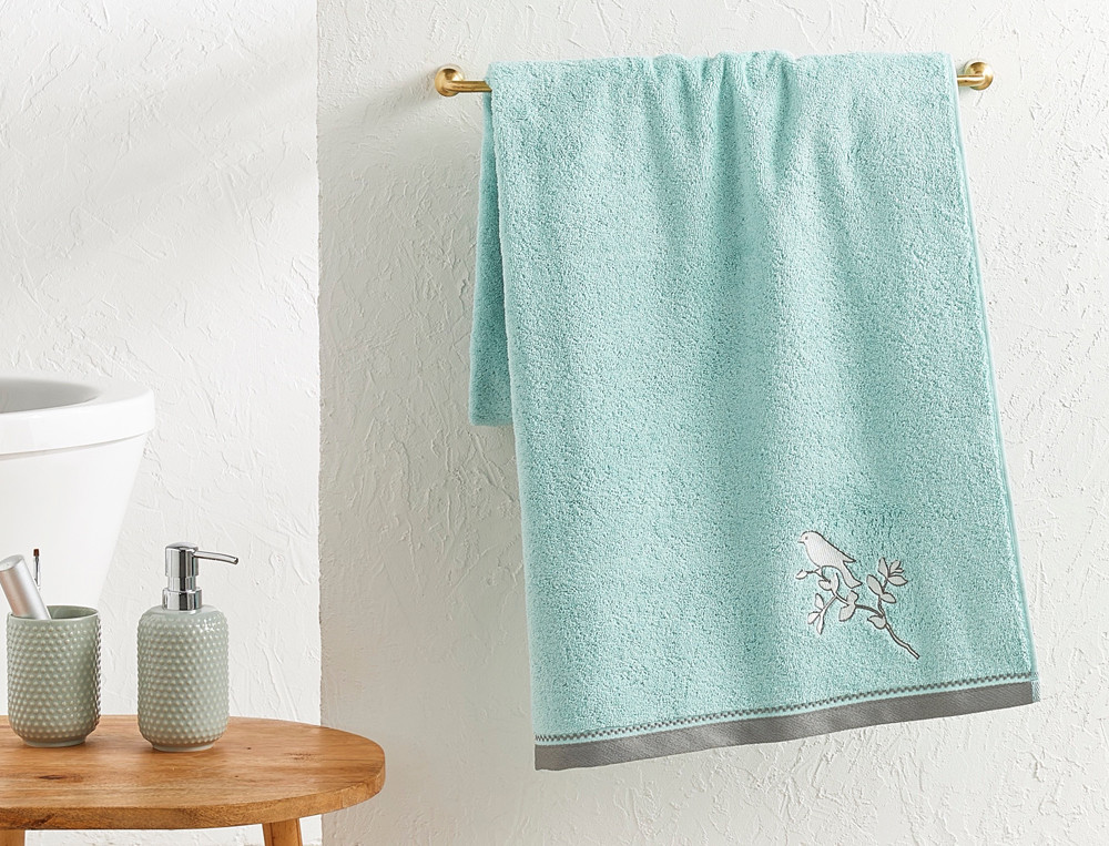 /fr/idees-cadeaux/broderie-personnalisee/linge-de-toilette/linge-de-toilette-brode-dans-les-nuages/