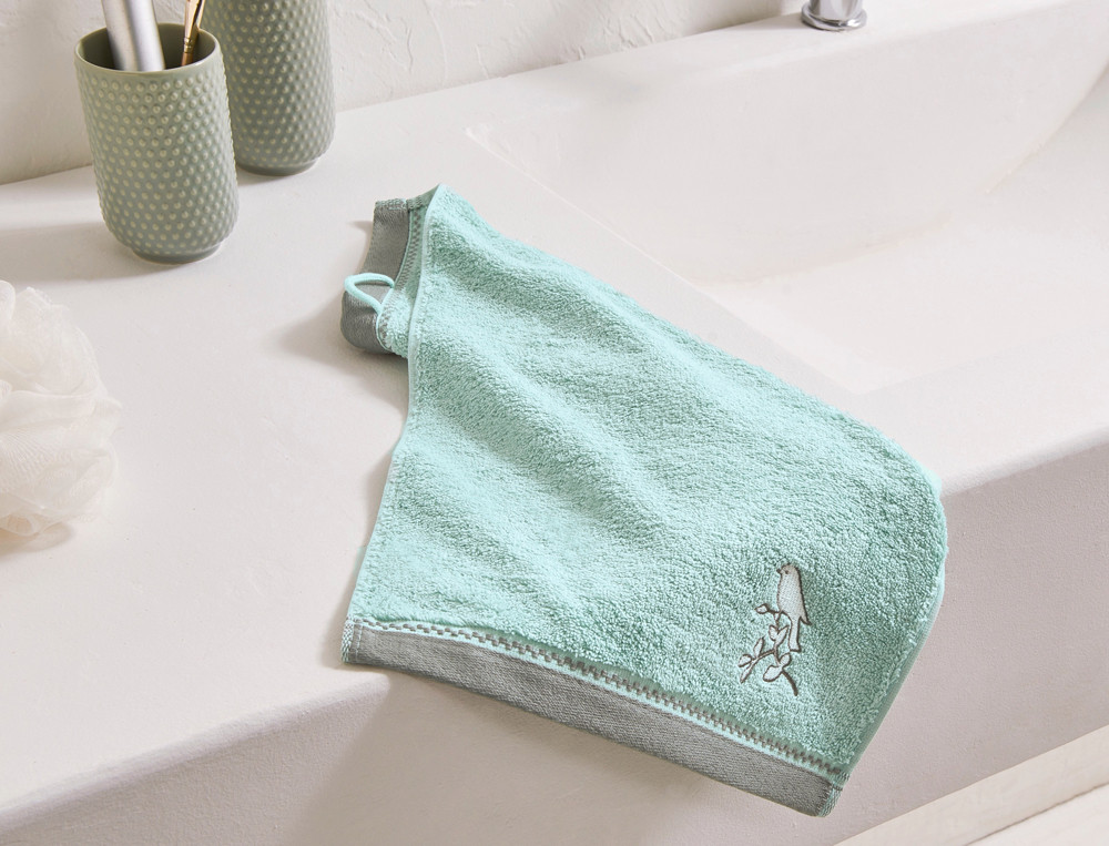 /fr/idees-cadeaux/broderie-personnalisee/linge-de-toilette/linge-de-toilette-brode-dans-les-nuages/