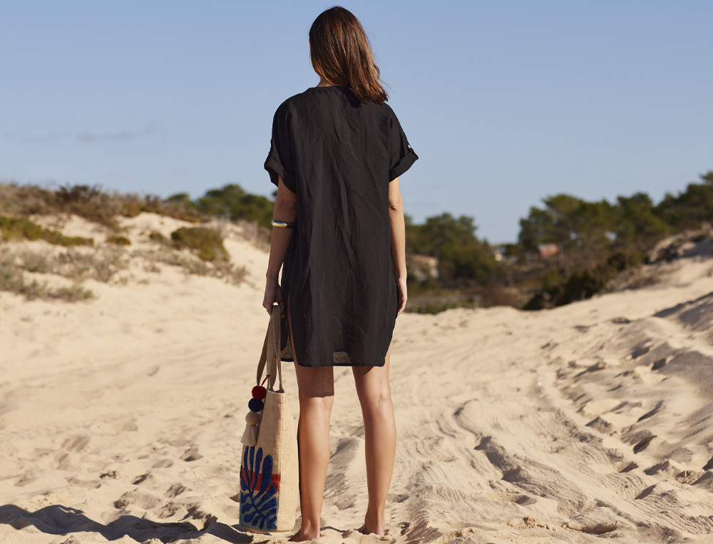 /fr/les-vetements-d-interieur/femme/robe-de-plage/liquette-noire-maree-haute/