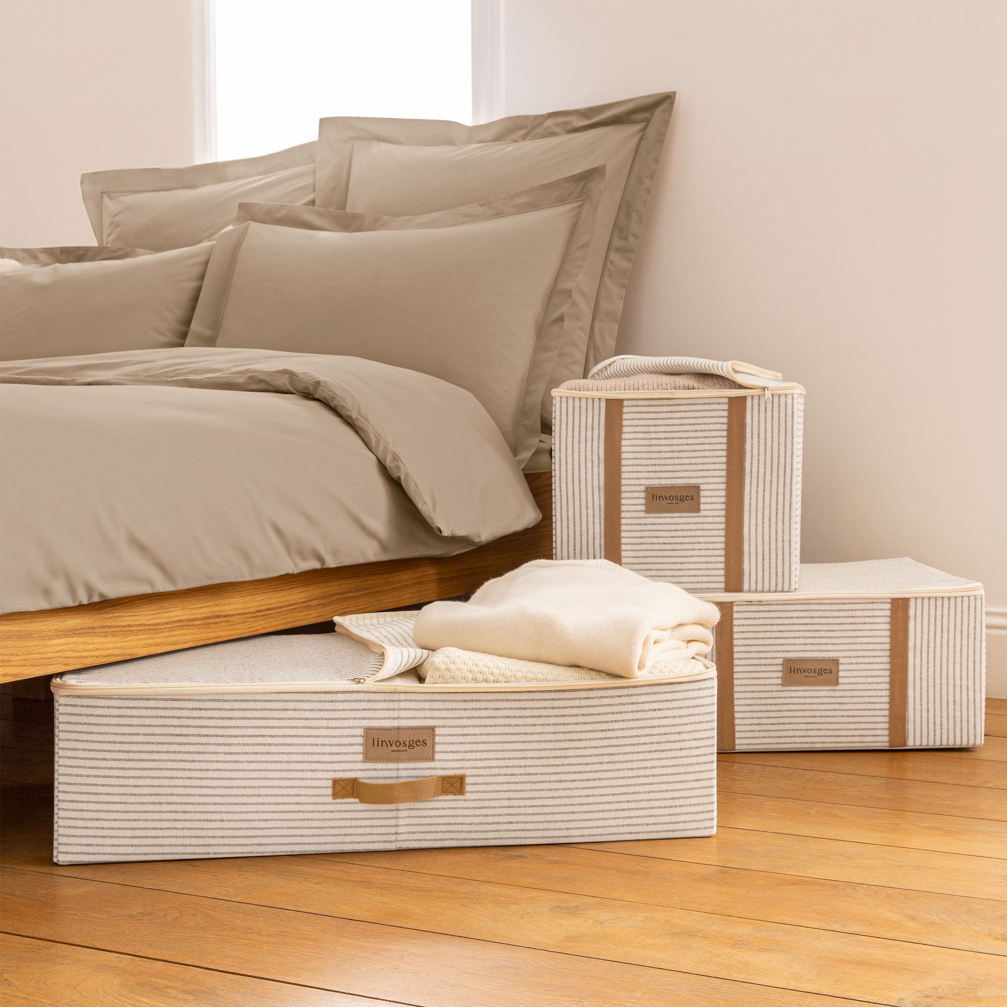 /fr/la-chambre/rangement-dressing/malle-rangement-sous-le-lit-a-vos-placards/