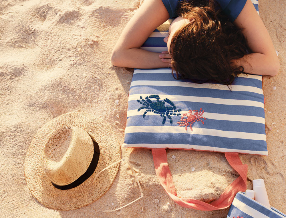 /fr/la-deco/plein-air/matelas-de-plage-et-rabanes/matelas-de-plage-eclaircie/