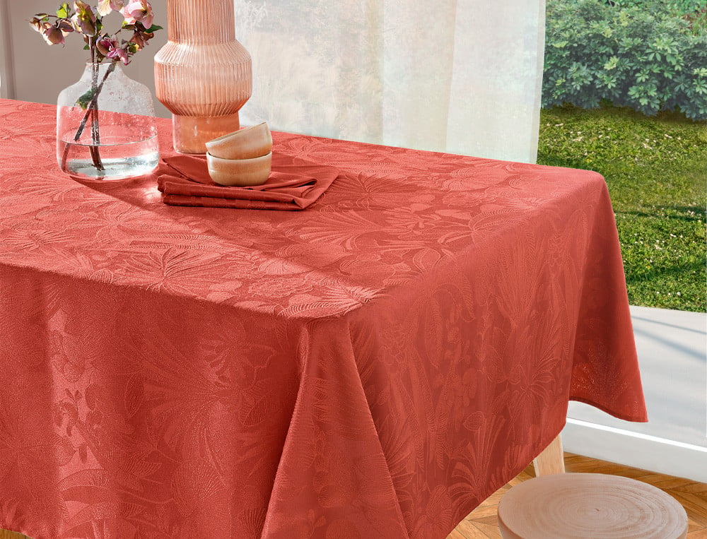 Nappe jacquard motif feuillages ton sur ton. Dégustation 