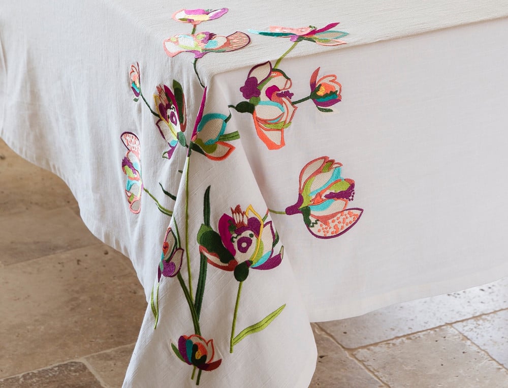 Nappe Éclosion d'artiste Broderies multicolores