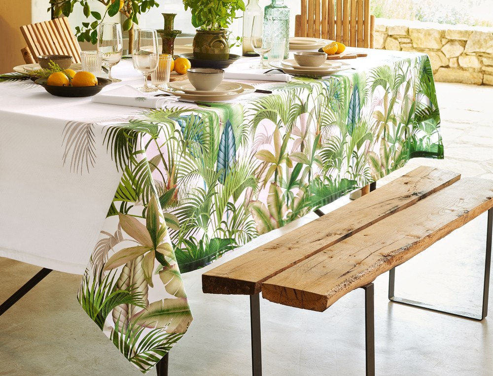 Nappe écrue avec imprimé végétal En pleine nature