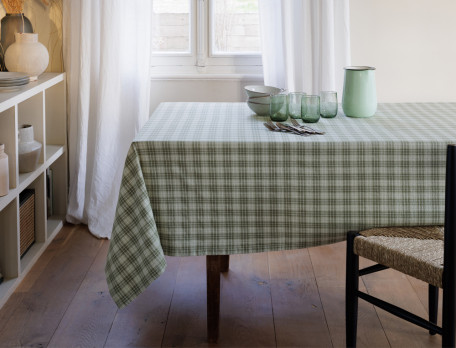 Nappe tissé-teint au motif carreaux en 100% coton lavé, Repas en famille