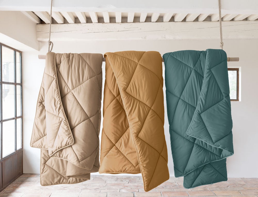 /fr/la-chambre/couettes/couettes-synthetiques/pack-couettes-confort-uni-hiver/