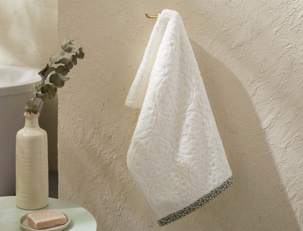 /fr/la-salle-de-bain/linge-de-toilette/pack-linge-de-bain-cisele-blanc-seville/