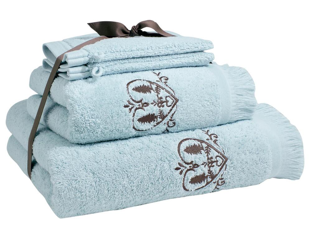 Pack linge de bain brodé bleu Coeurs de montagne