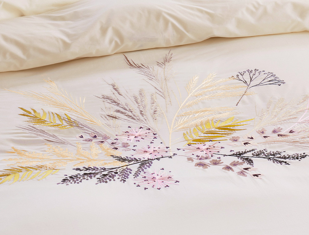 Linge de lit percale broderie placée de graminées multicolores et uni crème Douces graminées