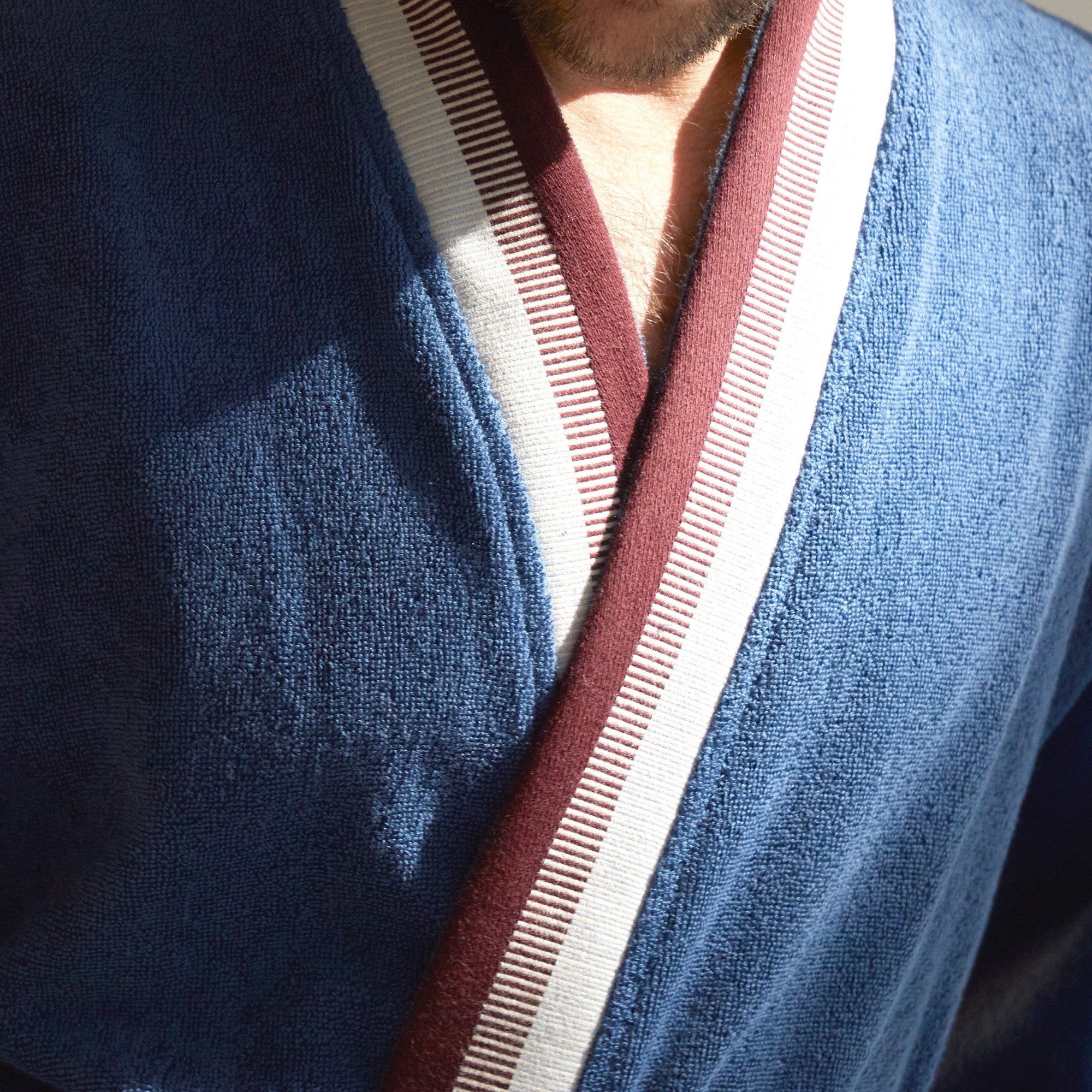 /fr/la-salle-de-bain/peignoirs-de-bain/peignoirs-de-bain-fantaisies/peignoir-de-bain-homme-bleu-evasion/