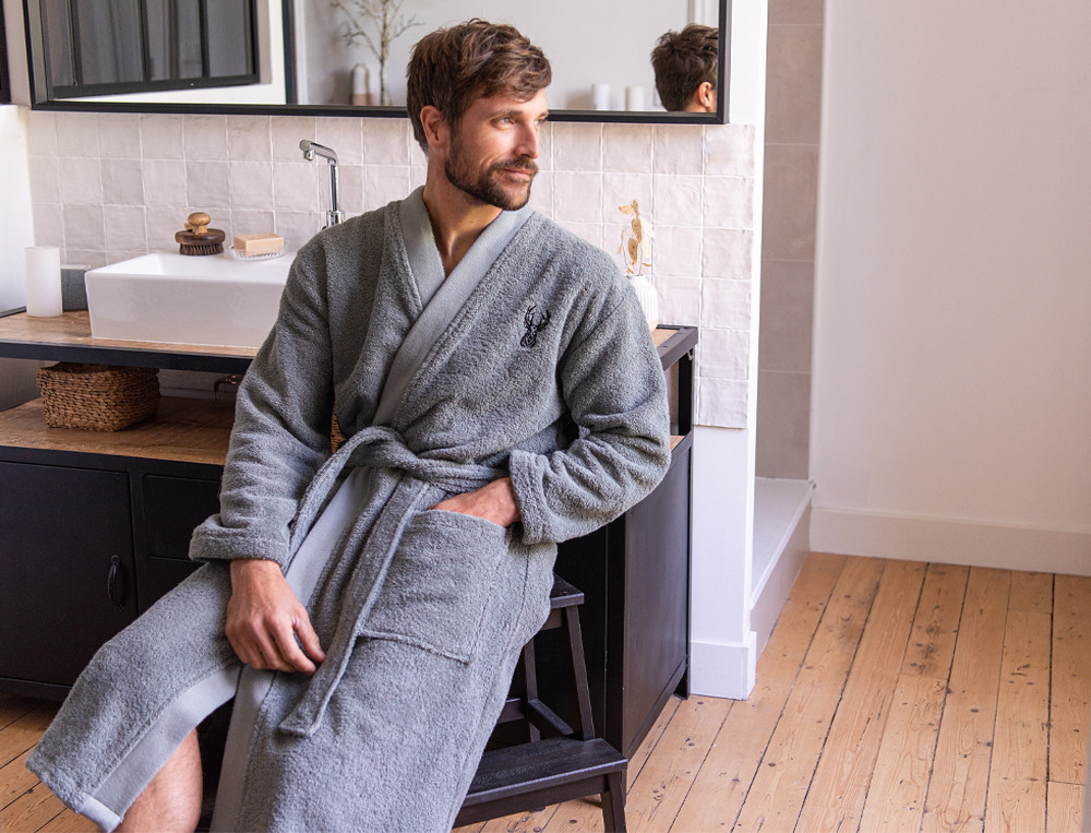 /fr/la-salle-de-bain/peignoirs-de-bain/peignoir-de-bain-homme/peignoir-de-bain-homme-dans-les-bois/