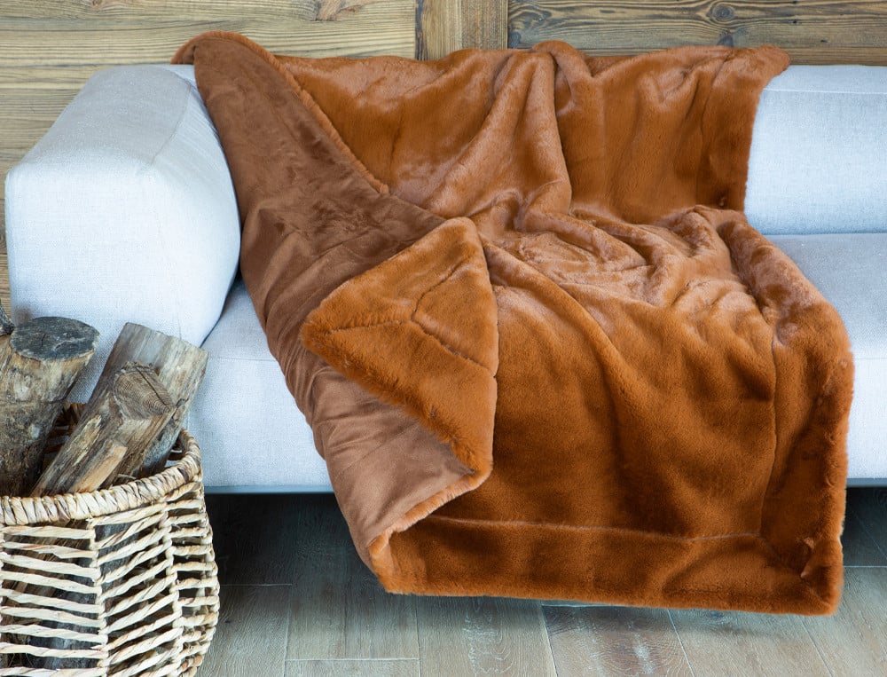 /fr/la-chambre/sur-le-lit/plaid/plaid-au-sommet/